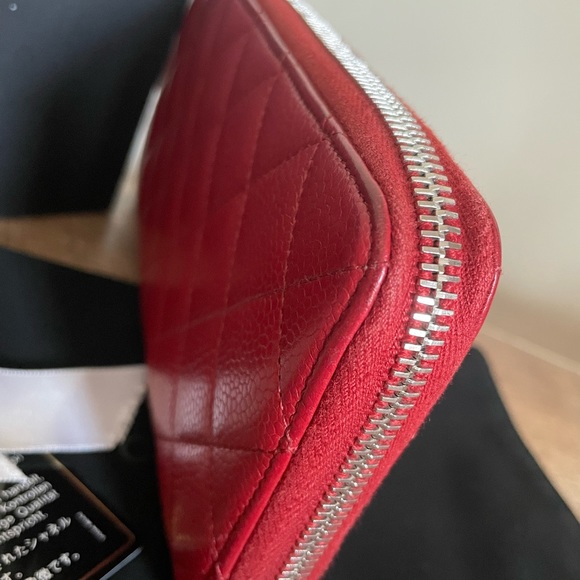 Authentic Chanel zippy caviar wallet - Picture 8 of 16